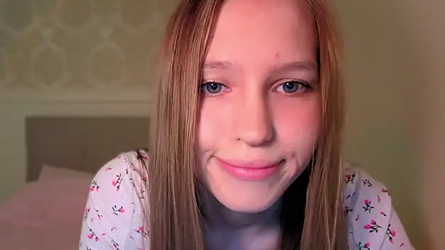 Alllura online show from March 6, 2:28 am