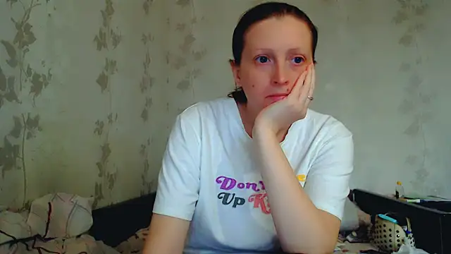 CrystallAngel online show from May 8, 2:53 pm