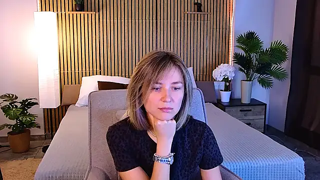 EmeraldGlow online show from June 30, 2:49 pm