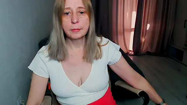 MiLenaMilf online show from April 28, 5:22 am