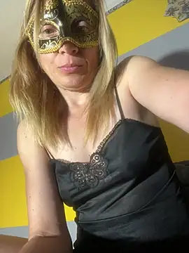 SexyMamiVee online show from May 3, 6:11 pm