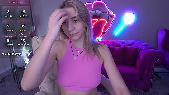 GinnyQueen online show from March 6, 9:37 am