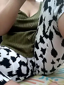 ShamaParvin online show from July 5, 2:12 pm