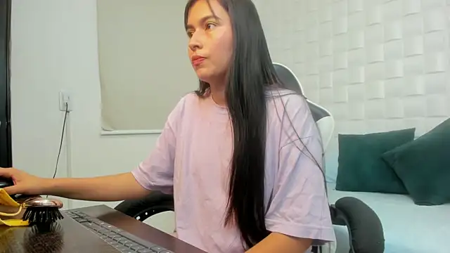 lila lain online show from January 7, 2:48 am