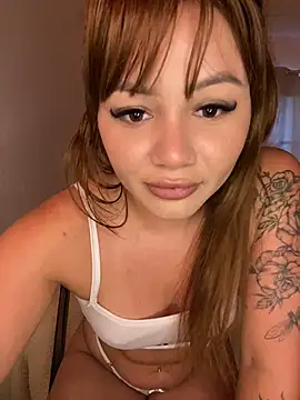 Isisbennett online show from April 27, 6:38 pm
