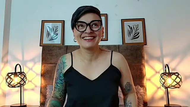 kat paradise online show from June 21, 12:42 pm