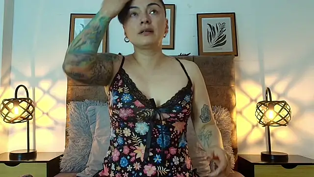 kat paradise online show from July 6, 11:59 am