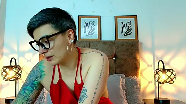 kat paradise online show from August 5, 11:49 am