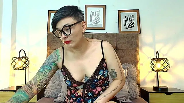 kat paradise online show from July 6, 3:03 pm