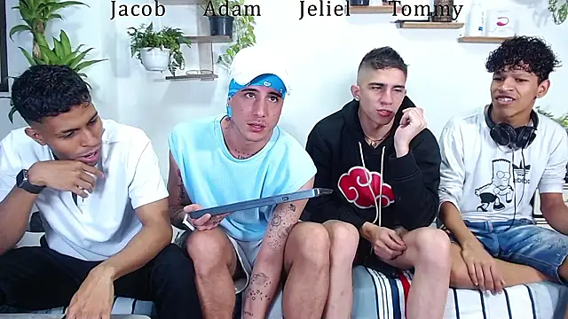 Interracial Snow Bunny online show from January 17, 10:39 pm