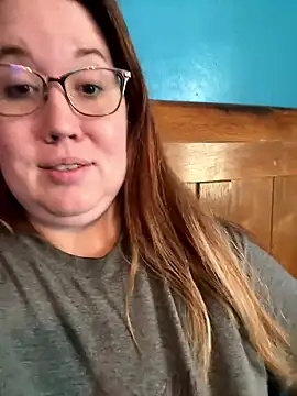 honeybee2033 online show from January 10, 7:18 pm