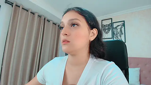 littlemolly walcott online show from July 11, 1:38 am