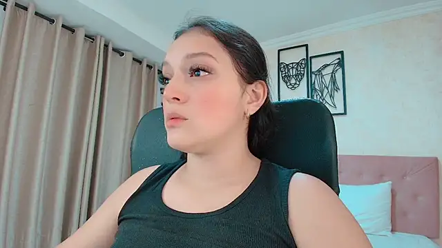 littlemolly walcott online show from July 6, 12:49 am