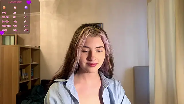 Dia DeAmas online show from April 28, 2:32 pm