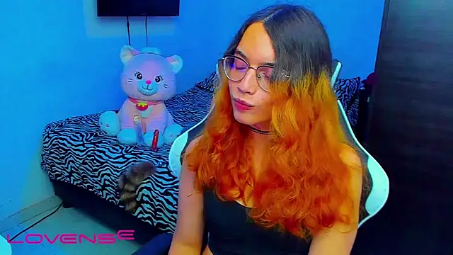 lillykittyyy online show from April 9, 6:19 am