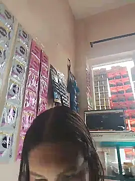 Lara queenxxx online show from March 3, 4:46 pm