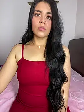 sophyy white online show from February 14, 10:45 pm