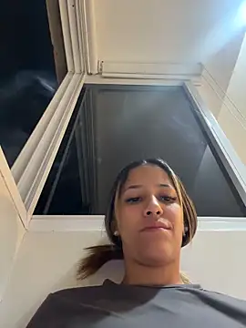 vicky bass  online show from May 1, 1:53 am