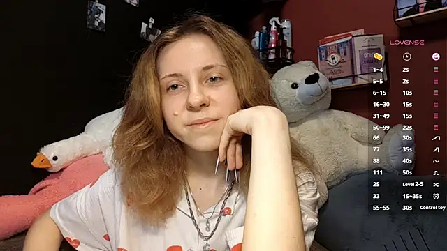 TiaraHenegan online show from February 11, 7:32 am