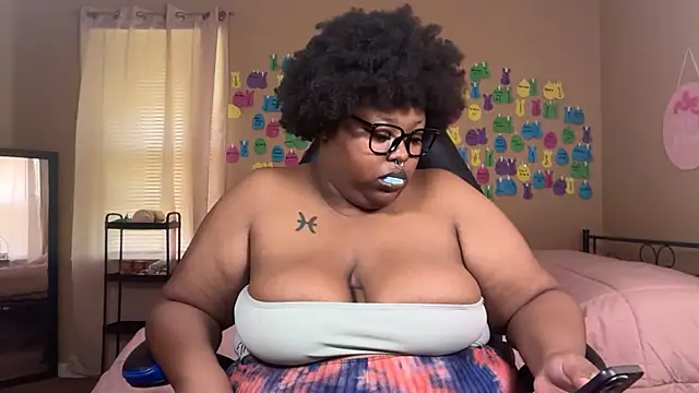 Chocolatebunnyxx96 online show from July 10, 7:25 pm