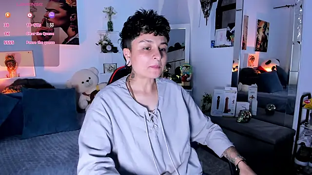 Zury Ramirez online show from January 9, 7:18 pm