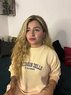 Felicity Hops online show from January 14, 11:32 pm