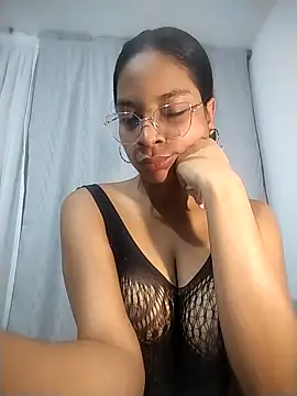 KATALINA SANTANA  online show from April 10, 2:06 am