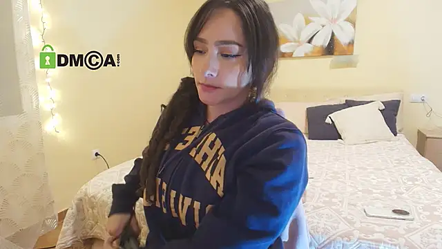 juliiaroberts online show from February 4, 1:41 am