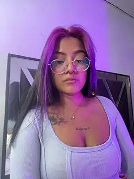 queen of you heart online show from March 11, 9:50 pm