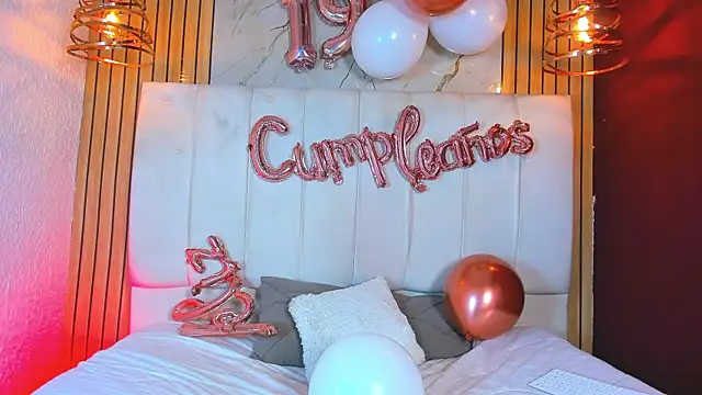 Ela James  online show from July 28, 8:52 pm