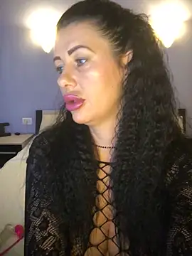 IRISWHITE17 online show from June 13, 1:58 am