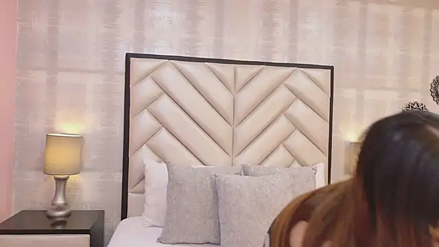 VioletFroost online show from March 14, 7:04 pm