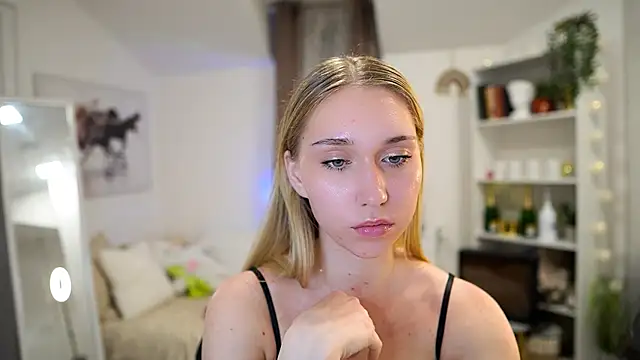 MilaBunny2000 online show from March 13, 1:34 pm