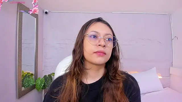 lanna 18  online show from June 9, 11:42 am