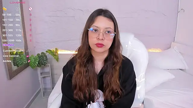 lanna 18  online show from July 6, 3:03 pm