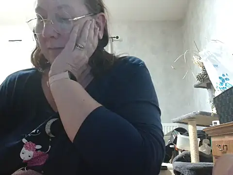 xmyriamx online show from March 2, 7:53 pm