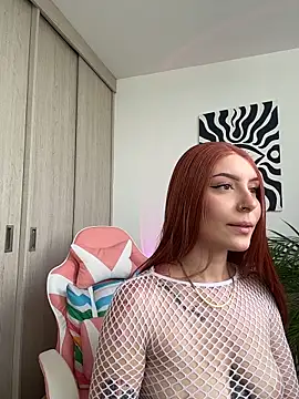 alesziarose  online show from June 18, 9:30 pm