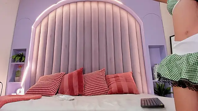 AmberStonne   online show from March 19, 2:49 am