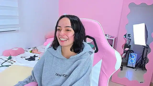 LittleAlexandra online show from February 1, 5:17 am