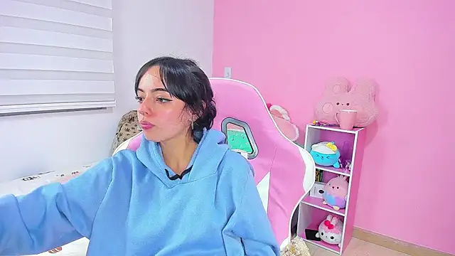 LittleAlexandra online show from March 25, 5:00 am