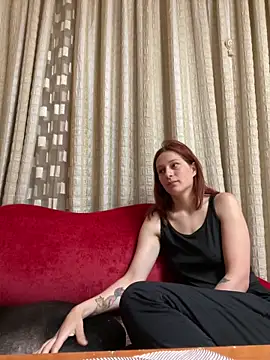 Lily Viola online show from June 18, 8:05 am