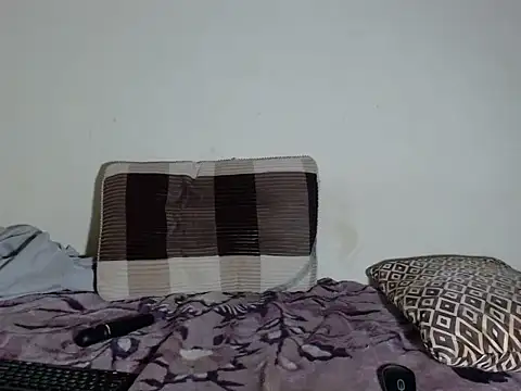 HotSnackluv online show from January 17, 2:41 am