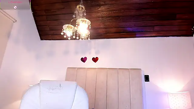  ttaylor  online show from March 18, 4:39 am