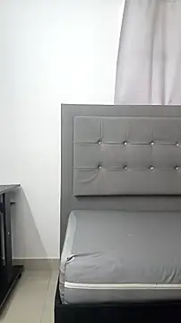 saray reesee online show from March 10, 8:02 pm