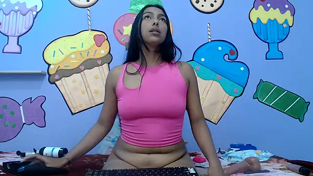 skinnysexzara18 online show from March 8, 2:04 am