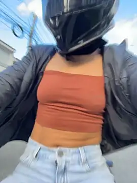 TaylorrHill online show from June 19, 8:56 pm