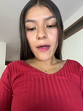 TaylorrHill online show from June 12, 7:33 pm