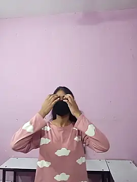 HotxMuskan online show from March 11, 3:22 am