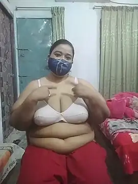 momo loves online show from February 27, 6:30 pm