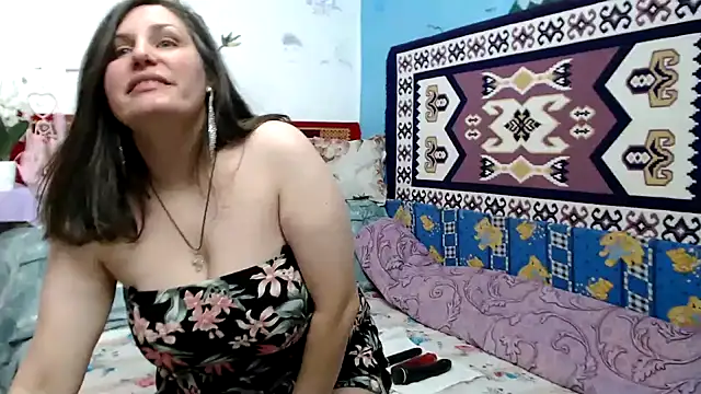 Adelinemilf online show from February 20, 12:18 pm